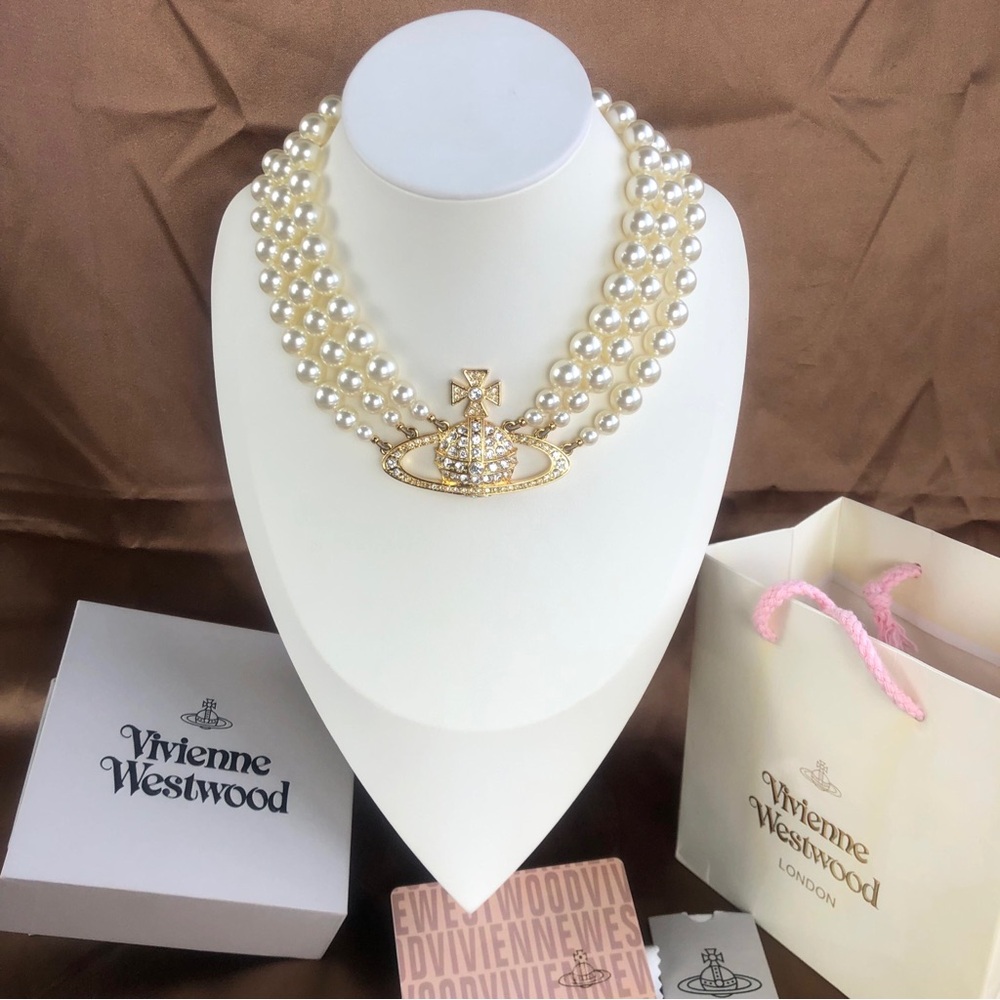 Vivienne..Westwood Three Row Pearl Bas Relief Choker